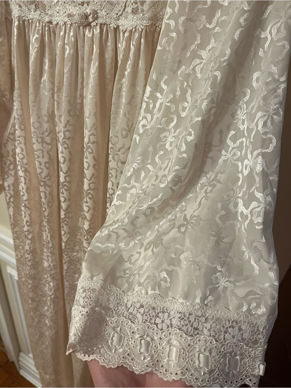 Vintage 70’s Christian Dior Le Connaisseur Women’s Ivory Satin Lace Nightgown M - Picture 4 of 12